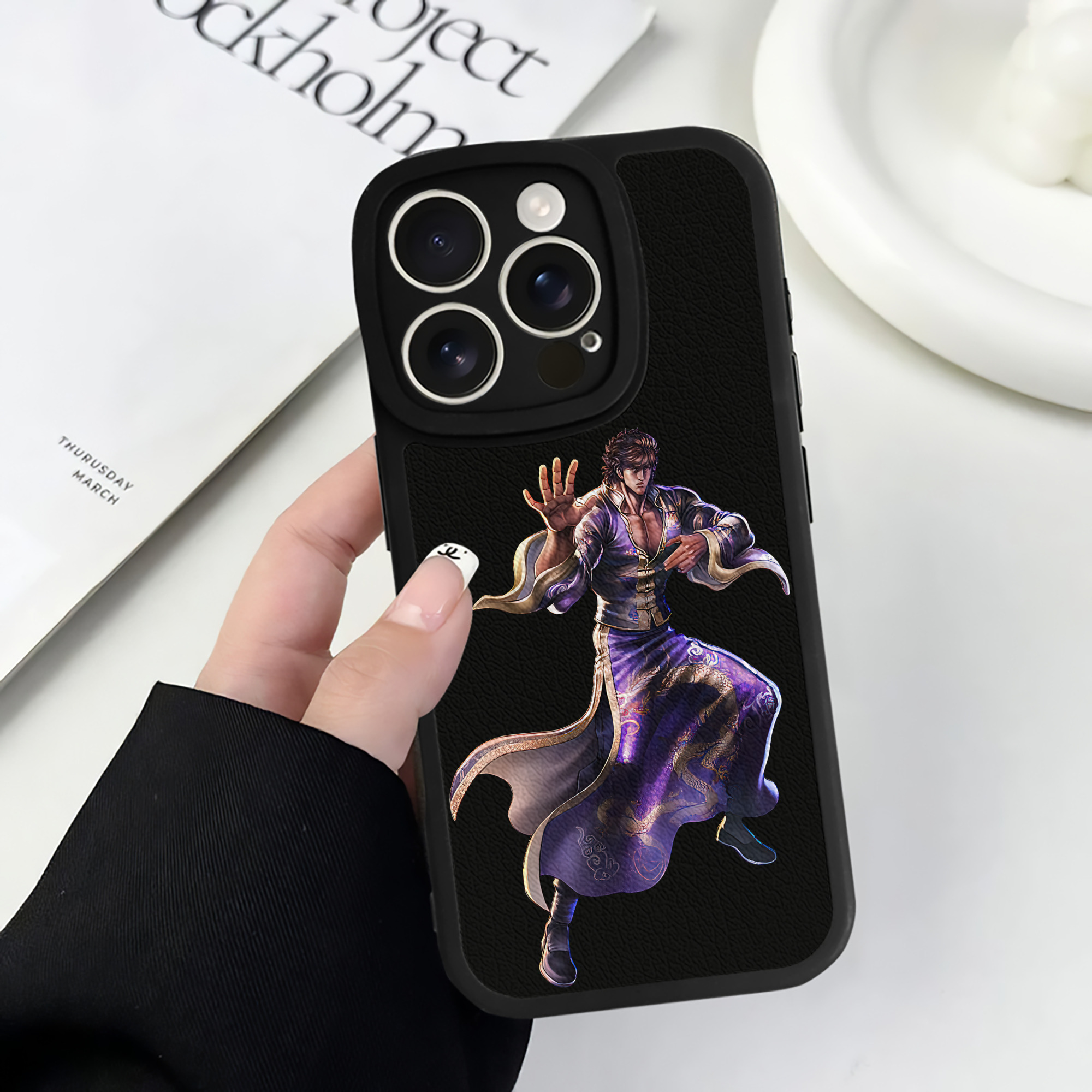 （画像用） 北斗の拳 Fist of the North Star 【iPhone 16シリーズ対応】シリコンスマホケース（レザー調） 材質：シリコン